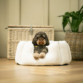 High Wall Bed For Dogs in Calming Anti Anxiety Cream Faux Fur – Without Personalization pour les activités extérieures